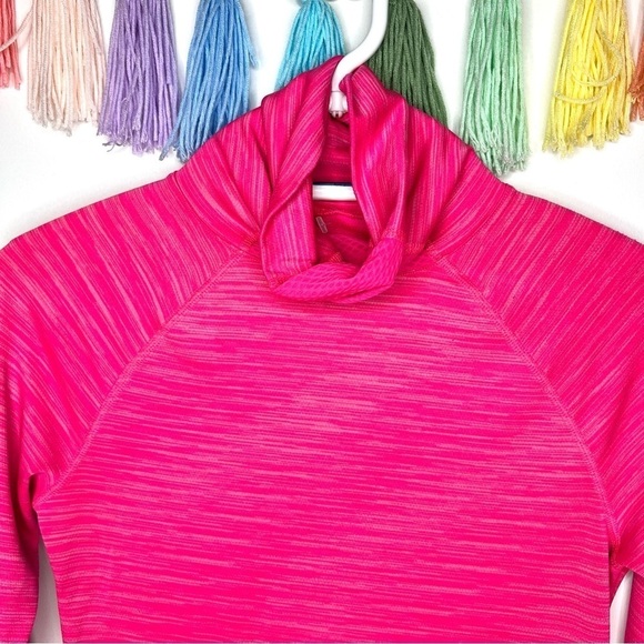 Under Armour Long Sleeve Hot Pink Turtle Neck Fitted Athletic Shirt Size Medium - Picture 7 of 14